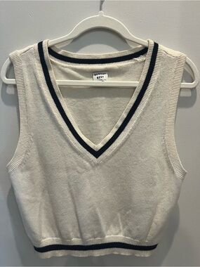 Sunday Best Cream Knit V-Neck Sleeveless Vest with Navy Trim